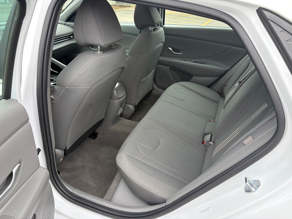 2025 Hyundai Elantra Image 6
