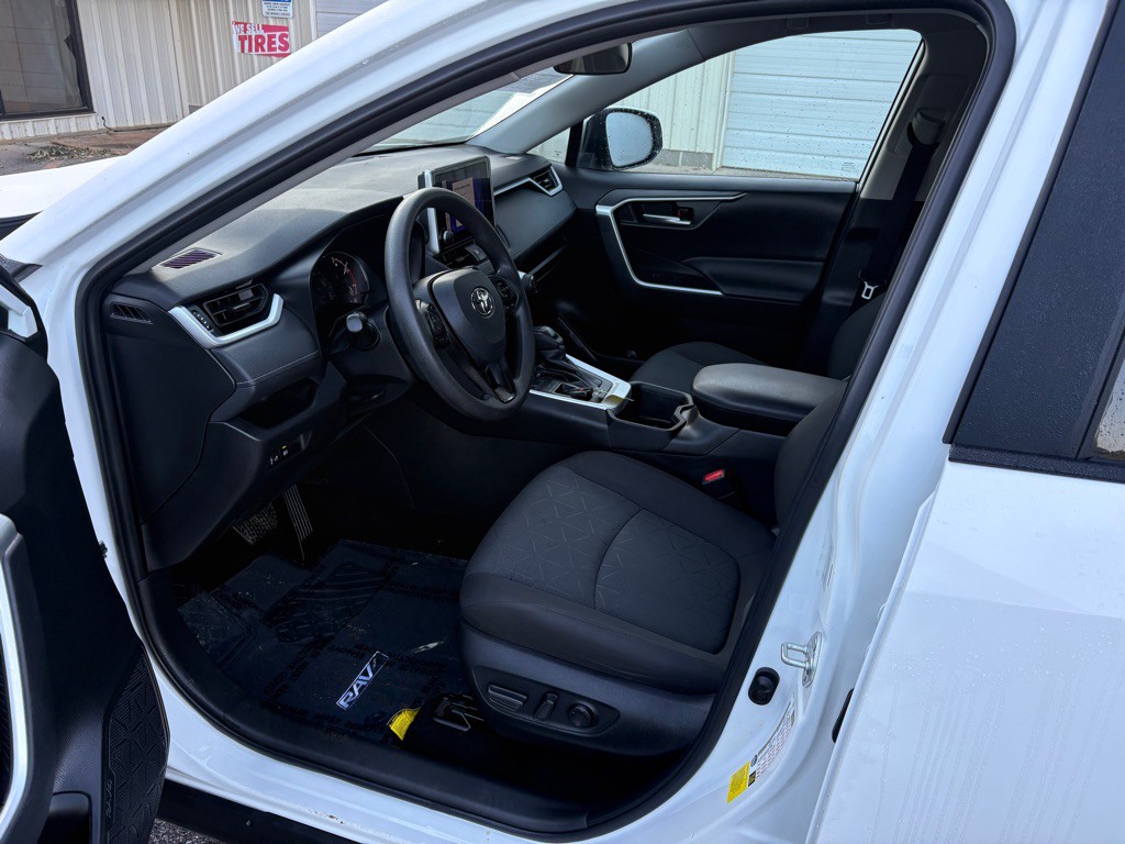 2024 Toyota Rav4 Image 6