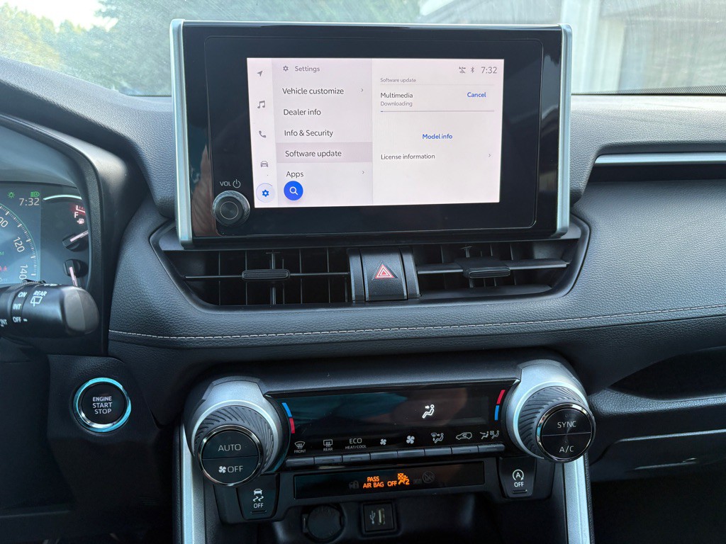 2024 Toyota Rav4 Image 9
