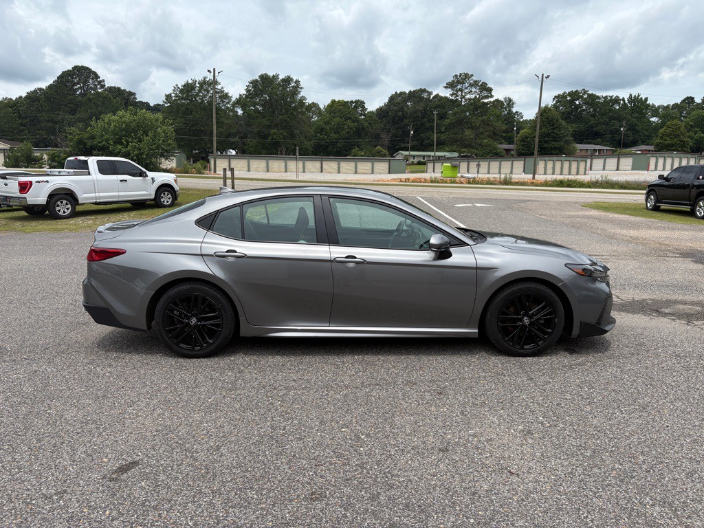 2025 Toyota Camry Image 2