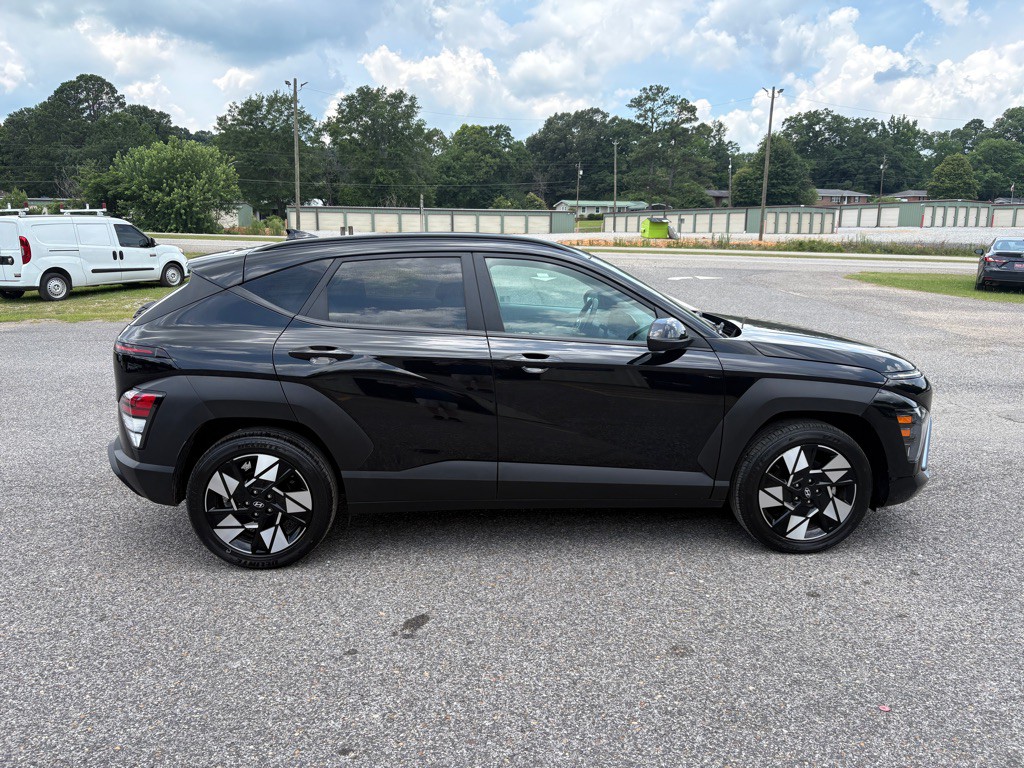 2025 Hyundai Kona Image 2