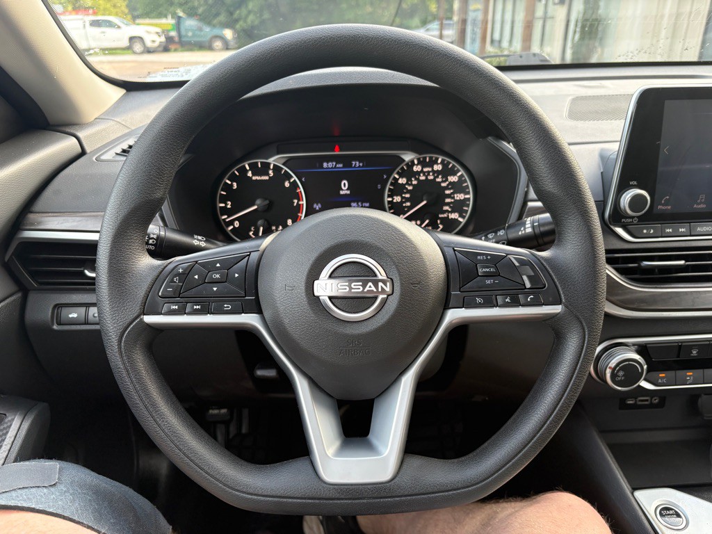2025 Nissan Altima Image 6