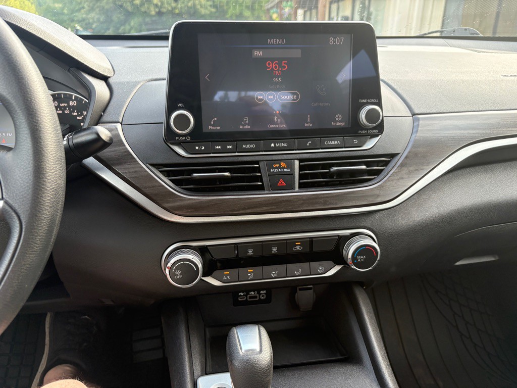 2025 Nissan Altima Image 8