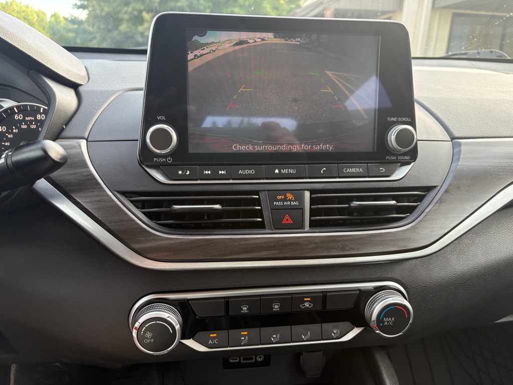 2025 Nissan Altima Image 9