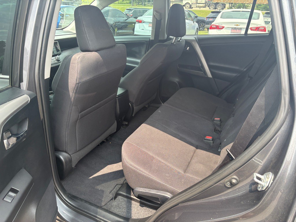 2017 Toyota Rav4 Image 6