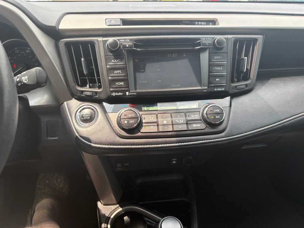 2017 Toyota Rav4 Image 10