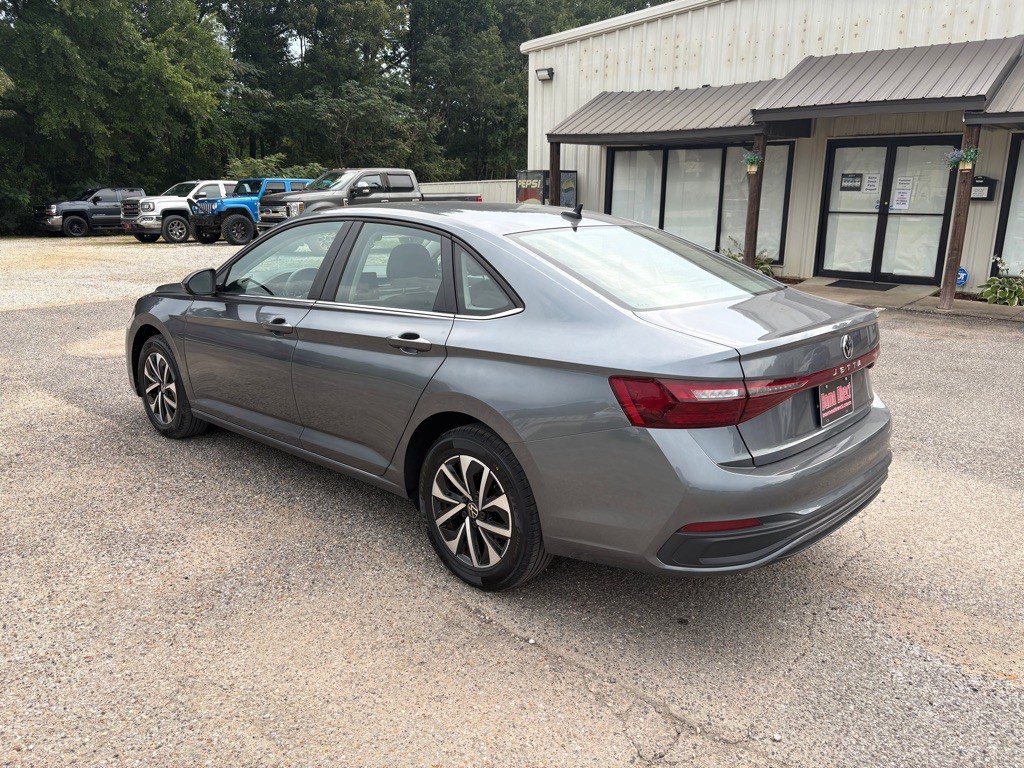2025 Volkswagen Jetta Image 3
