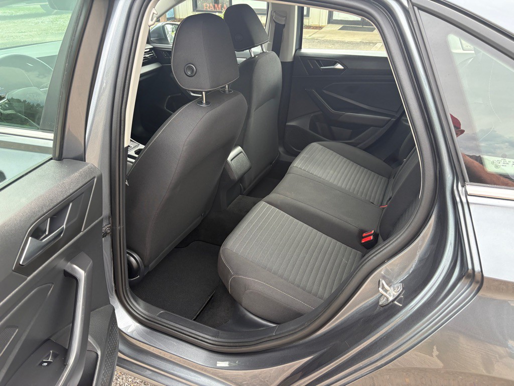 2025 Volkswagen Jetta Image 4