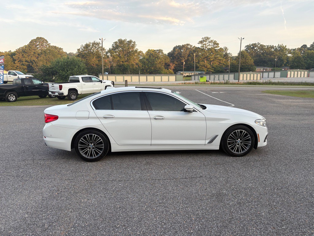 2017 BMW 5 Series Image 2