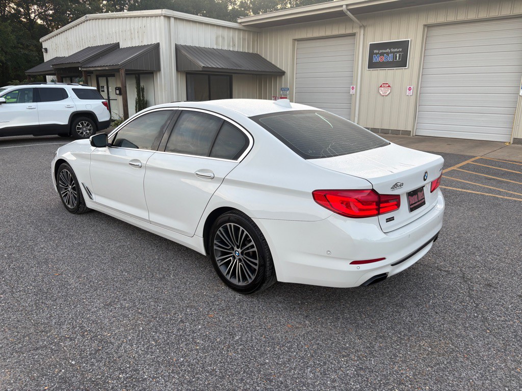 2017 BMW 5 Series Image 4