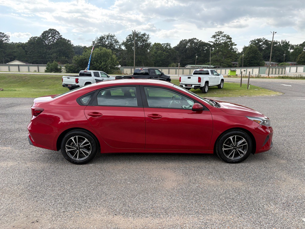 2024 Kia Forte Image 2