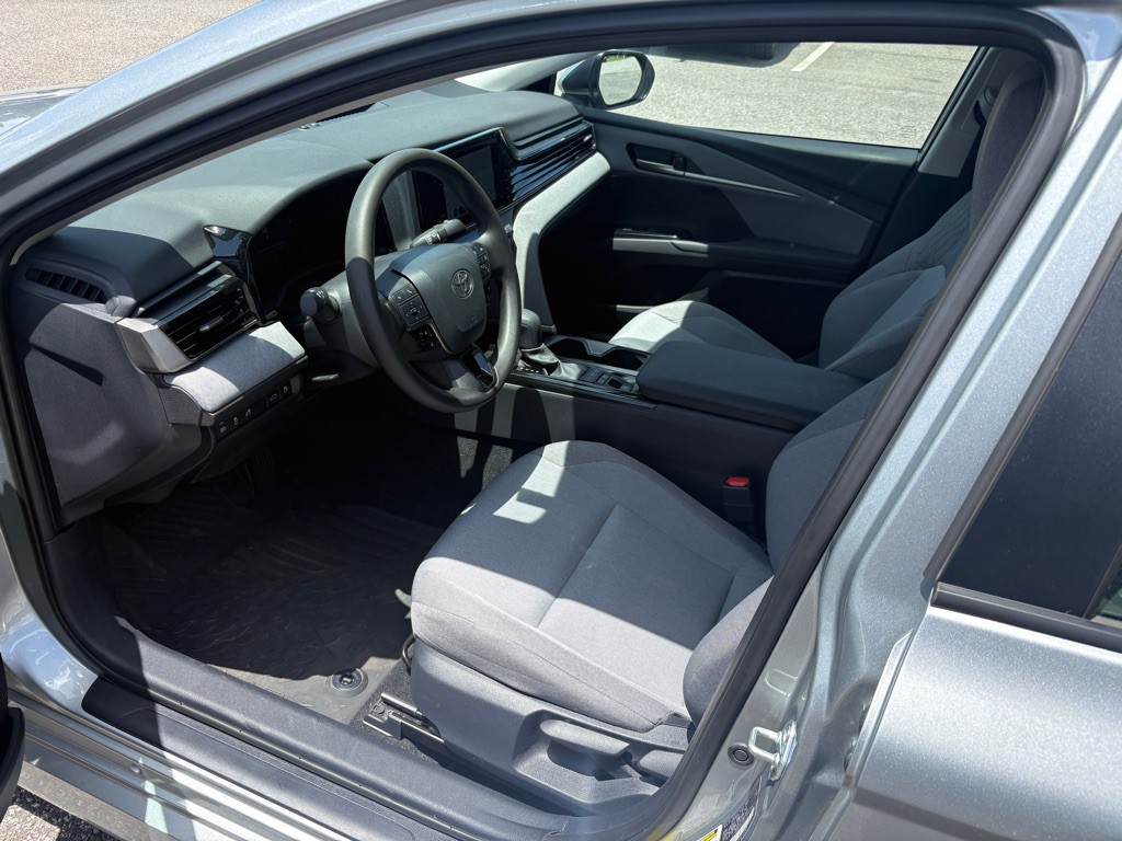 2025 Toyota Camry Image 5