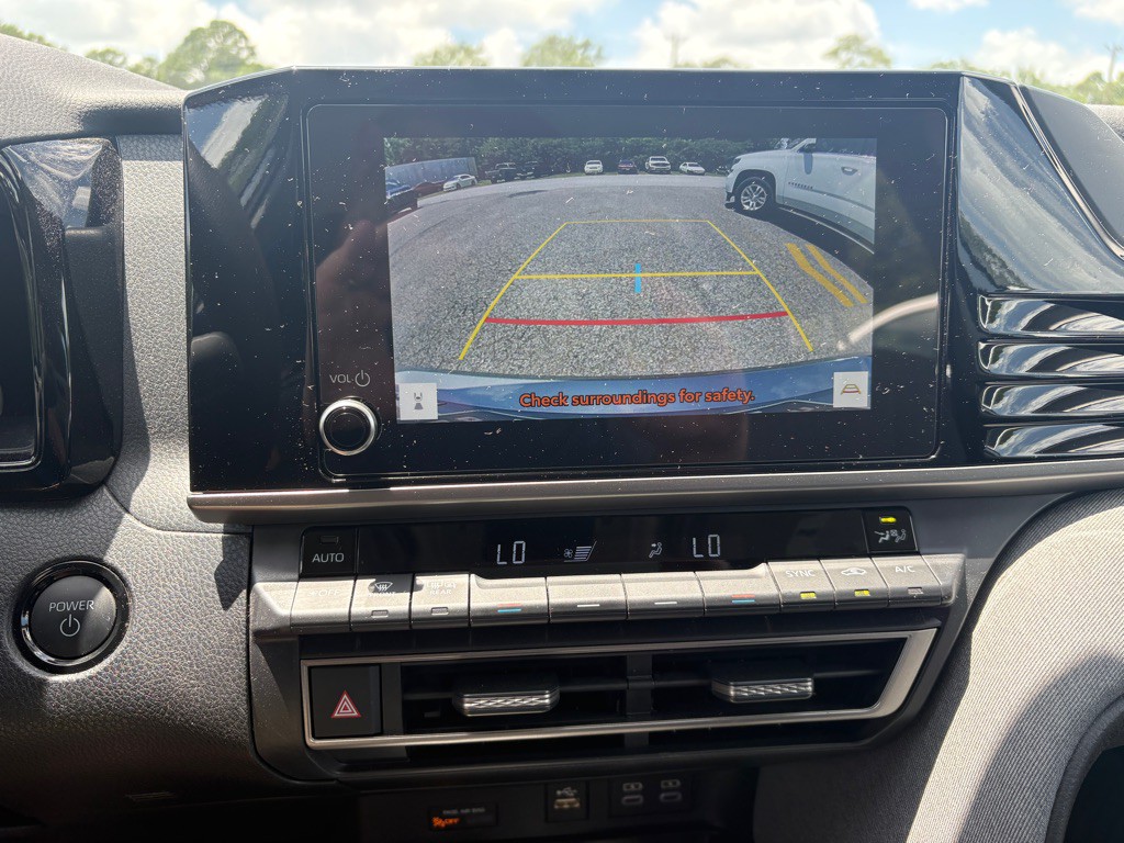 2025 Toyota Camry Image 9