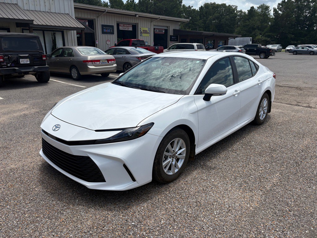 2025 Toyota Camry Image 1