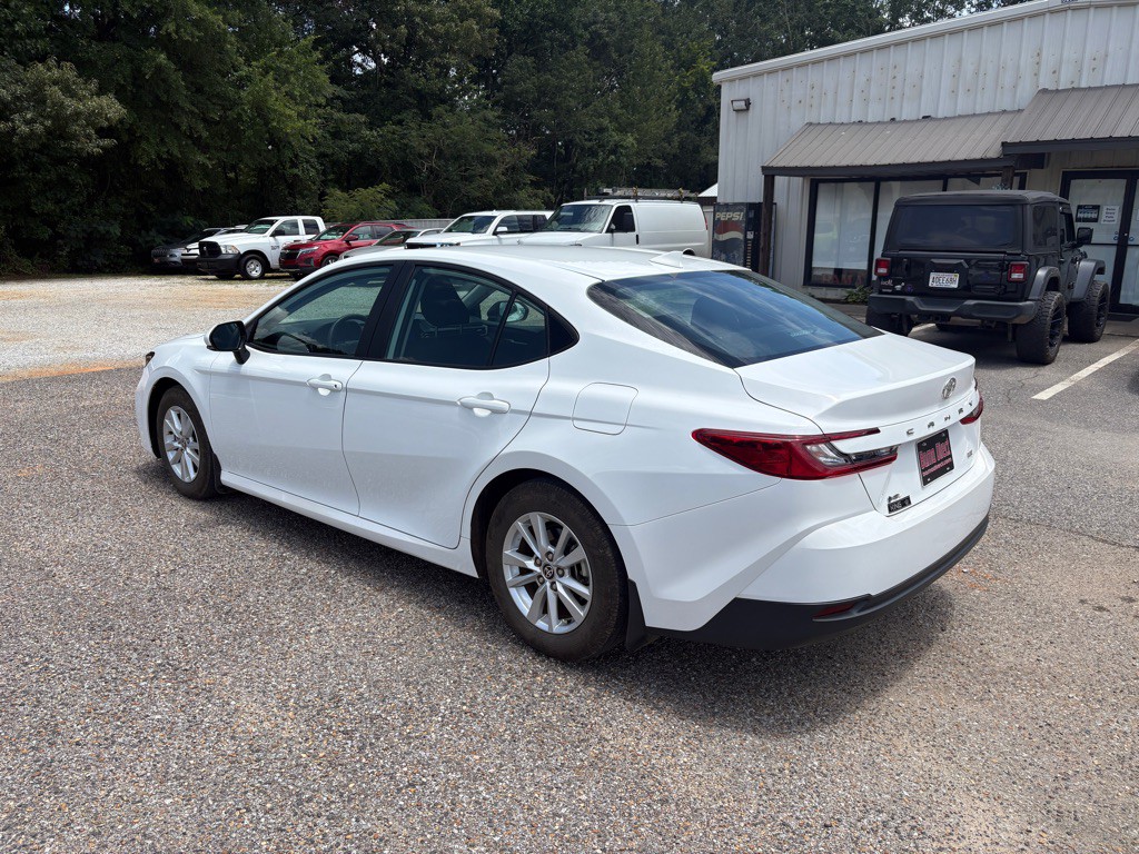 2025 Toyota Camry Image 4