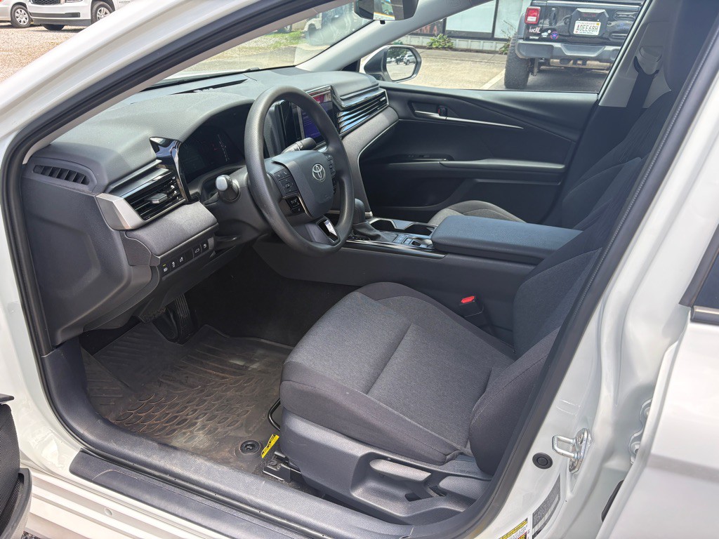 2025 Toyota Camry Image 6