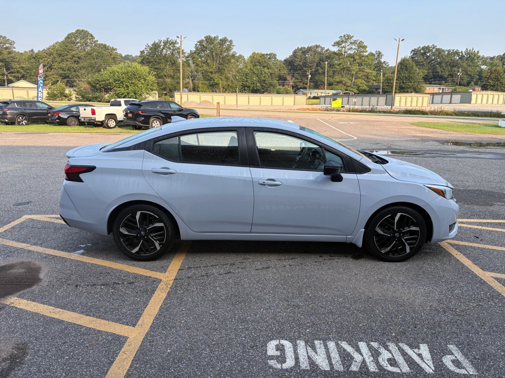 2025 Nissan Versa Image 2