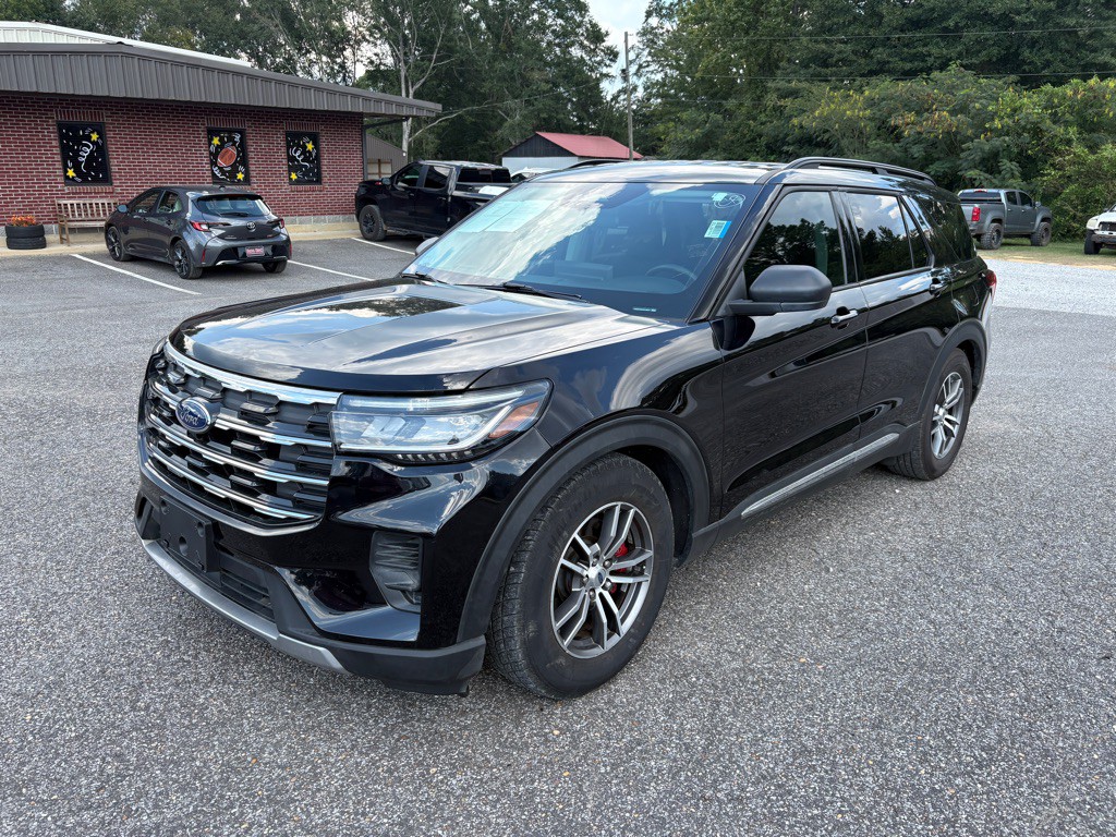2025 Ford Explorer Image 1
