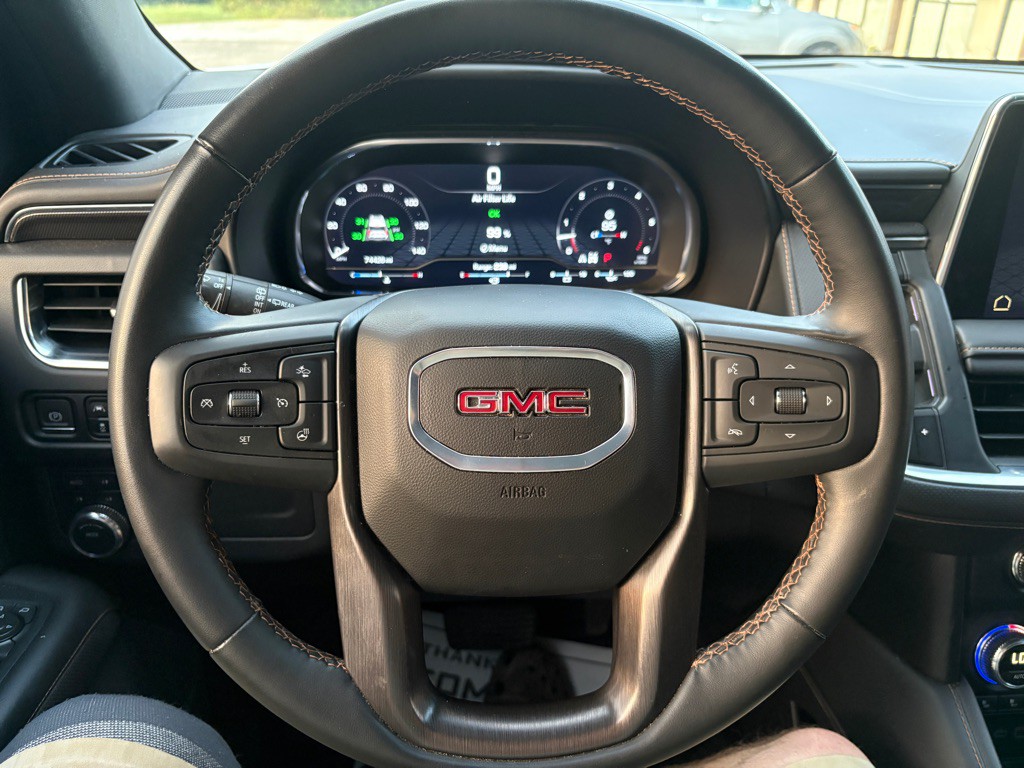 2024 GMC Yukon Image 9