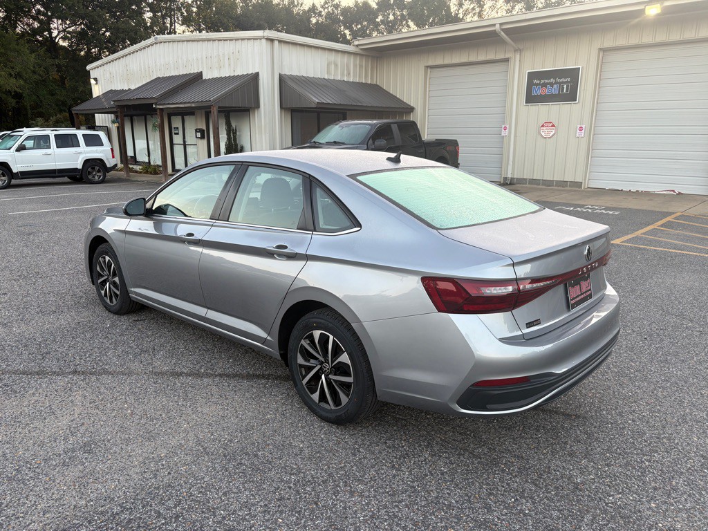 2025 Volkswagen Jetta Image 3