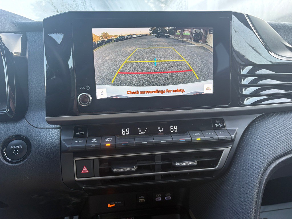2025 Toyota Camry Image 10