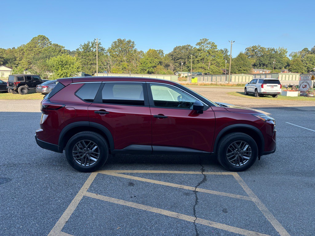 2025 Nissan Rogue Image 2