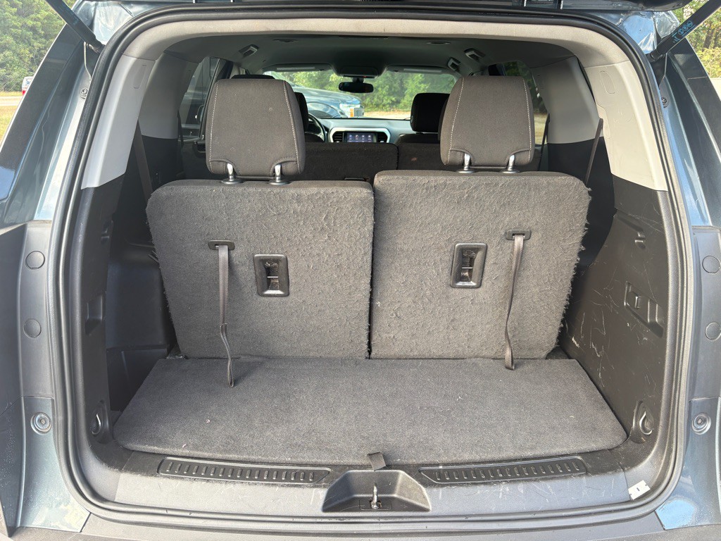 2020 GMC Acadia Image 3