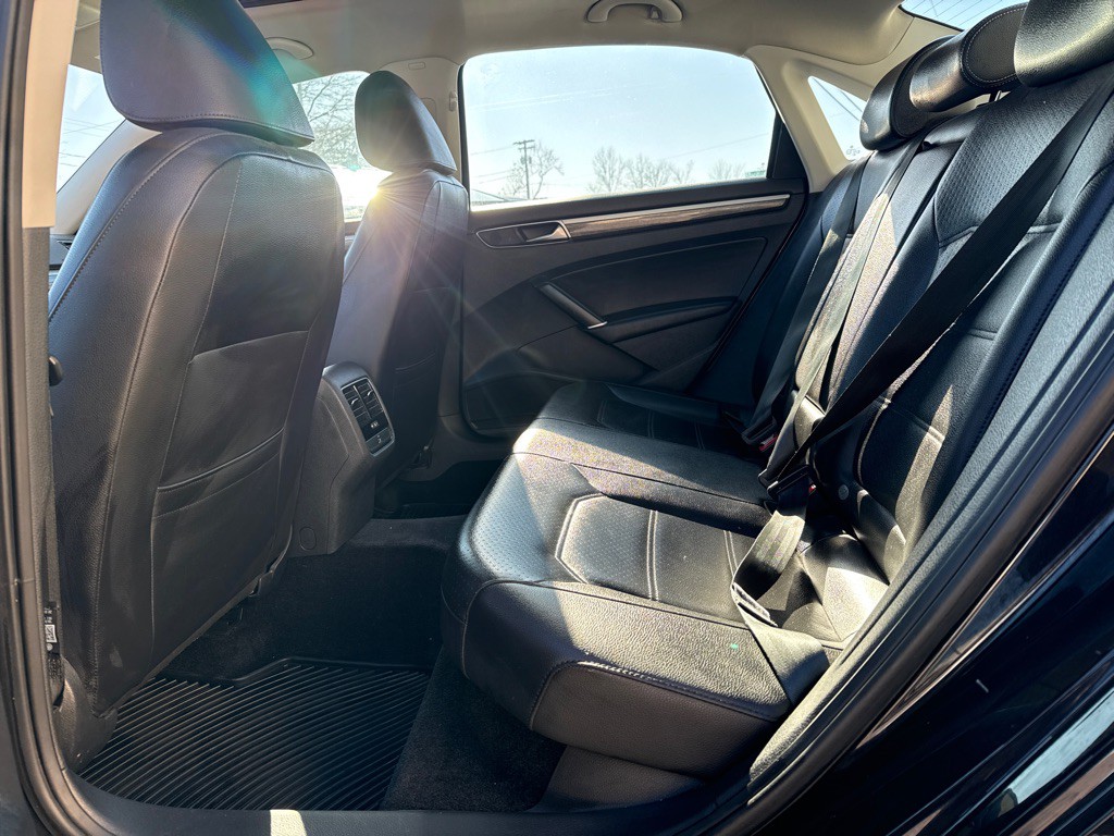 2018 Volkswagen Passat Image 5