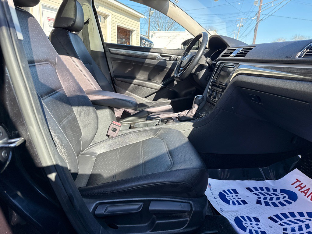 2018 Volkswagen Passat Image 7