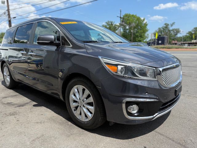 2015 Kia Sedona Image 1