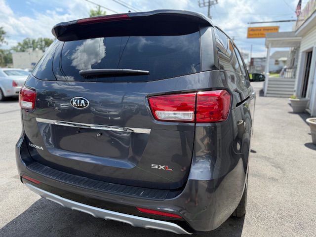 2015 Kia Sedona Image 3