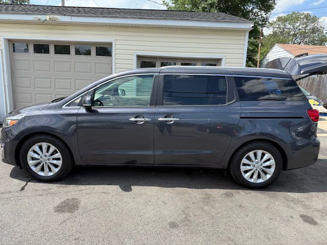 2015 Kia Sedona Image 5