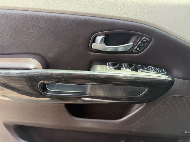 2015 Kia Sedona Image 9