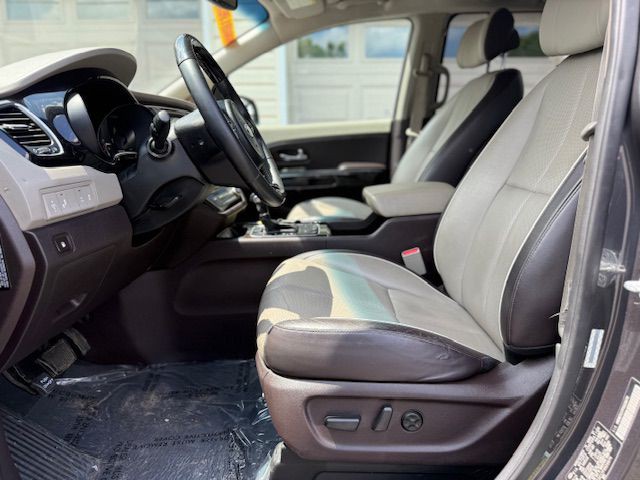 2015 Kia Sedona Image 13
