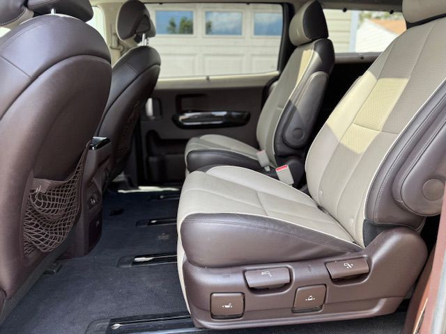 2015 Kia Sedona Image 14