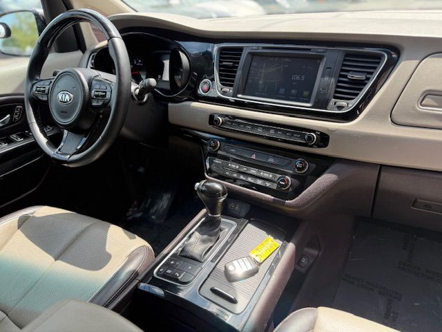 2015 Kia Sedona Image 18