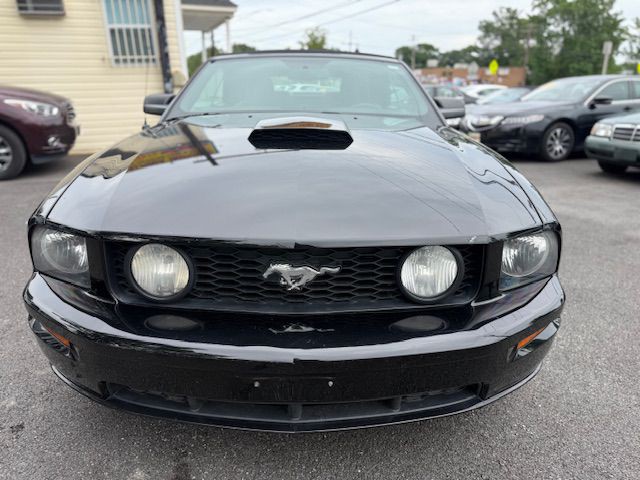2007 Ford Mustang Image 2