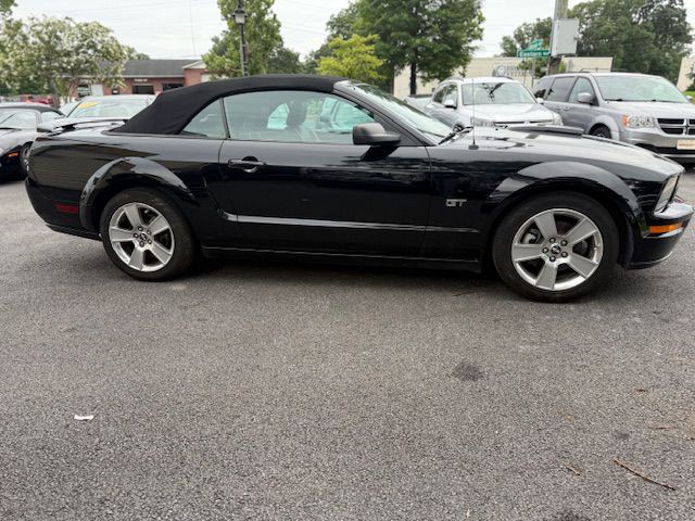 2007 Ford Mustang Image 4