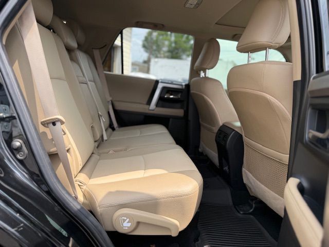 2021 Toyota 4Runner Image 17