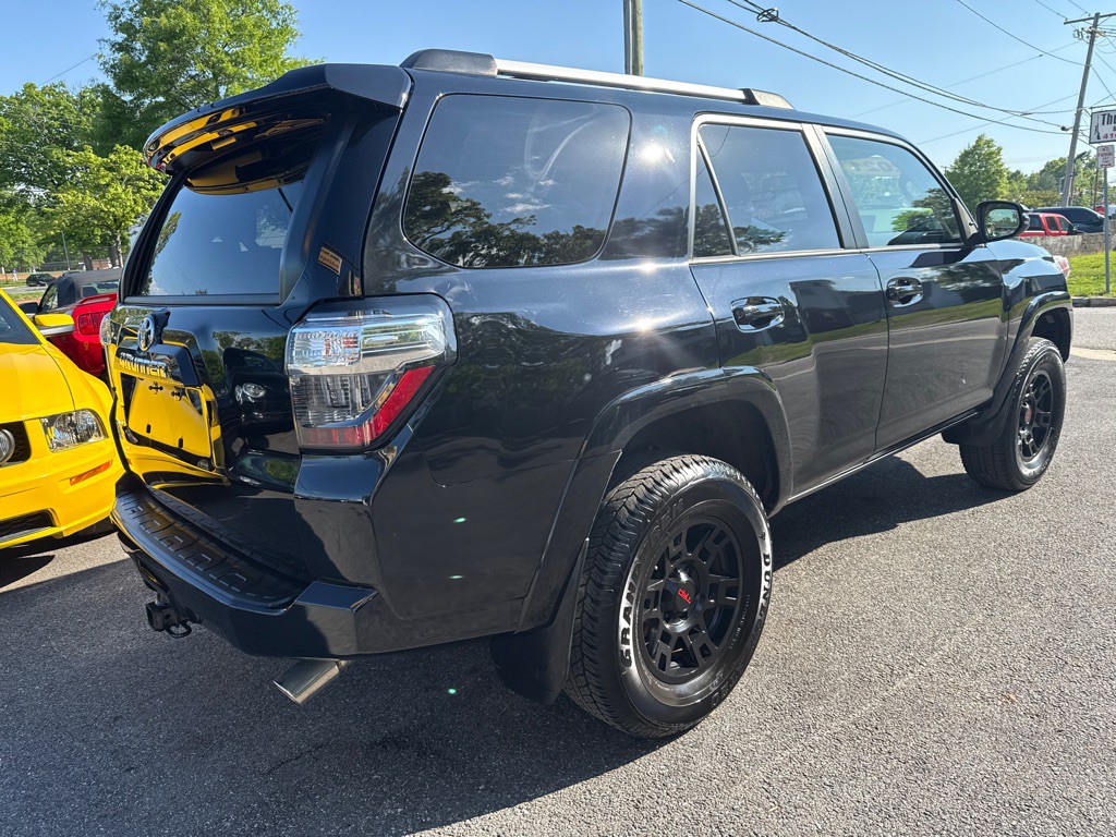2021 Toyota 4Runner Image 23