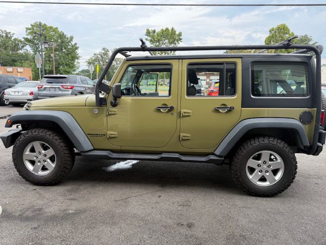 2013 Jeep Wrangler Unlimited Image 2