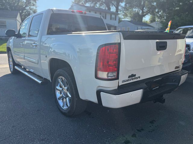 2013 GMC Sierra 1500 Image 2