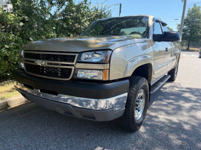 2005 Chevrolet Silverado 1500 Image 1