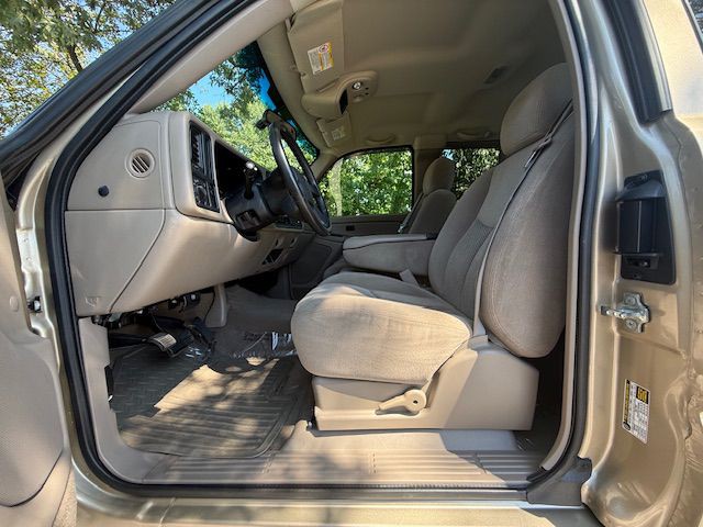 2005 Chevrolet Silverado 1500 Image 10