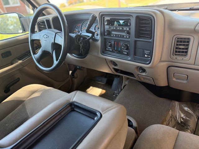 2005 Chevrolet Silverado 1500 Image 12