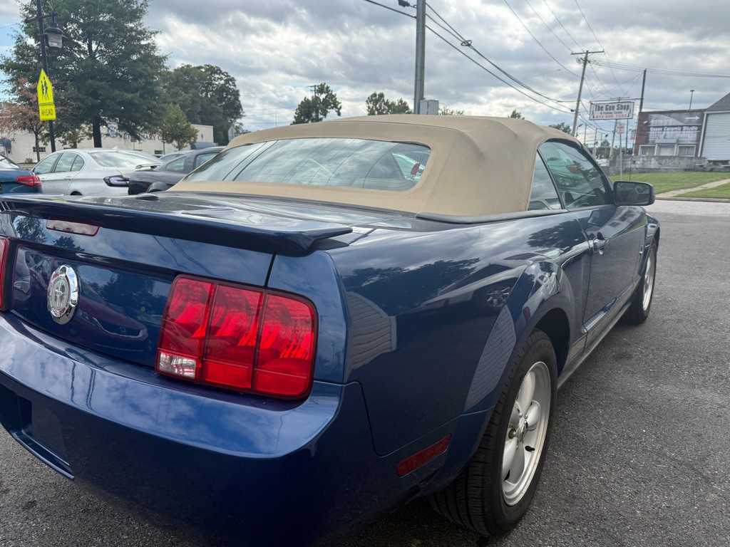 2007 Ford Mustang Image 4