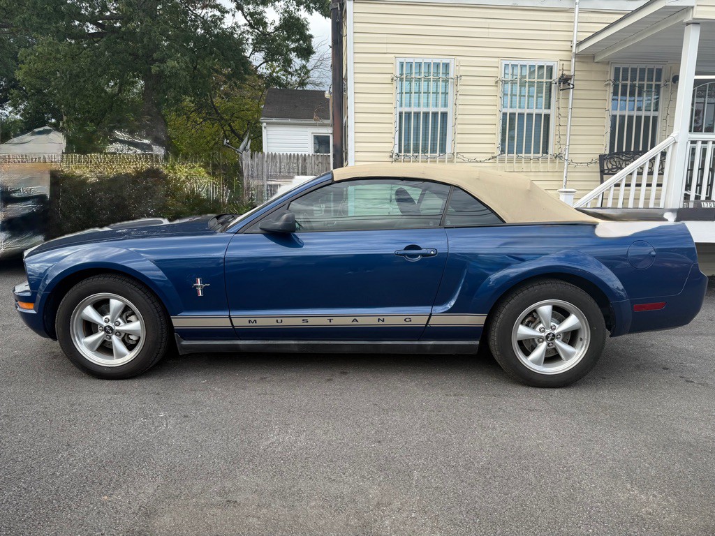 2007 Ford Mustang Image 12