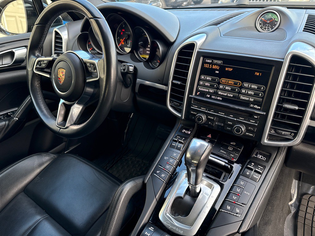 2016 Porsche Cayenne Image 11