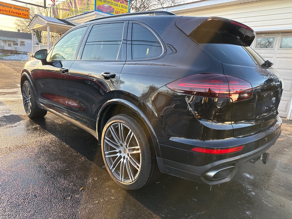 2016 Porsche Cayenne Image 17