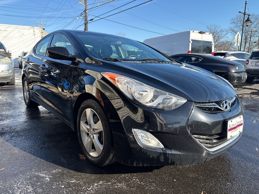2013 Hyundai Elantra Image 1